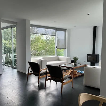 Exclusiva Casa Con Jardin En