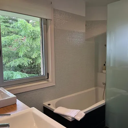 Exclusiva Casa Con Jardin En Nyaraló