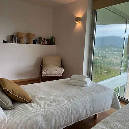 Exclusiva Casa Con Jardin En *